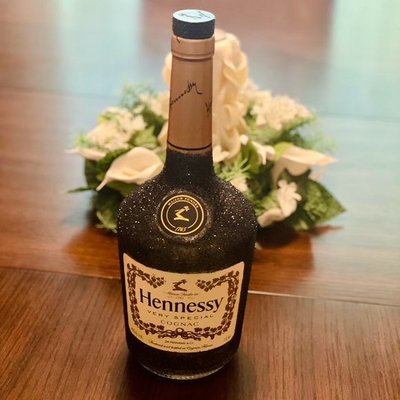 Hennessy Other - Glittered Hennessy Bottle